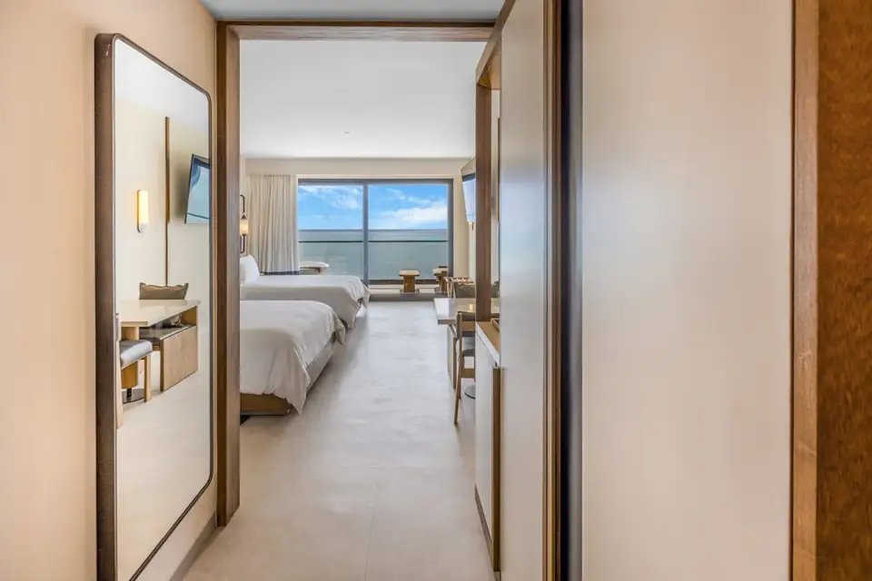 AVA Resort Cancún, Gala Two Bedroom Suite: connecting bedroom entrance