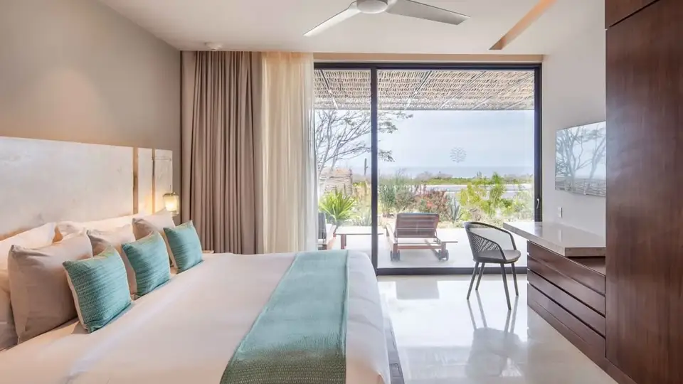 The Club at Solaz, Four-bedroom ocean-view villa: king bedroom
