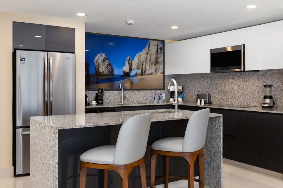 Villa La Valencia, Three-bedroom penthouse kitchen