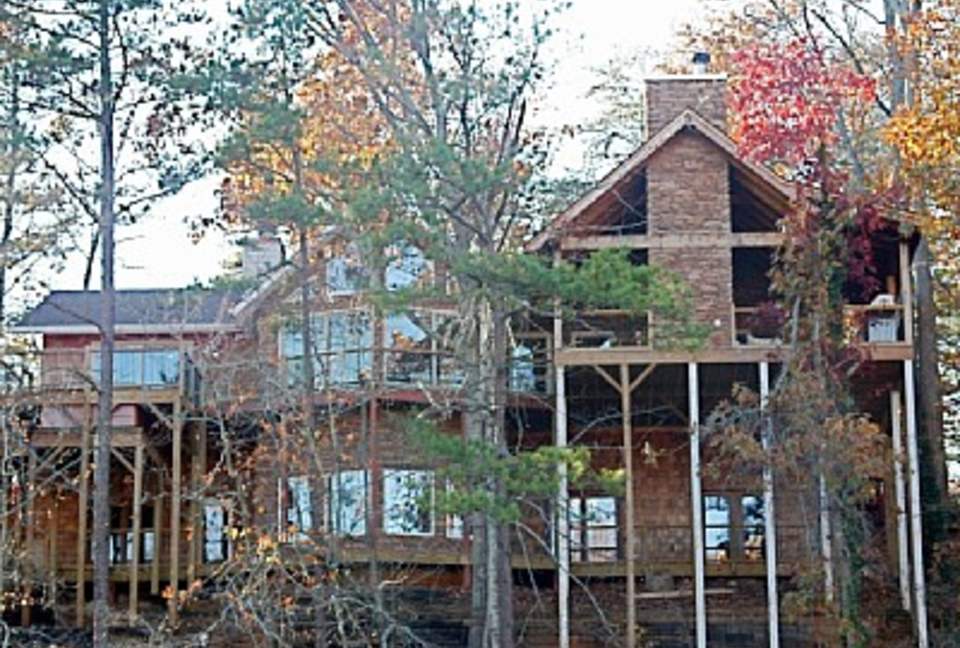 Elegant Lodge on the Lake, Gainesville, Georgia, United States