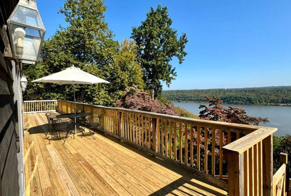 Classic Hudson River Home and Pool, Highland, New York, United States