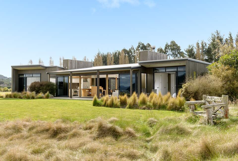 Dunalistair House at The Kinloch Club Golf Course, New Zealand, Kinloch, Waikato, New Zealand