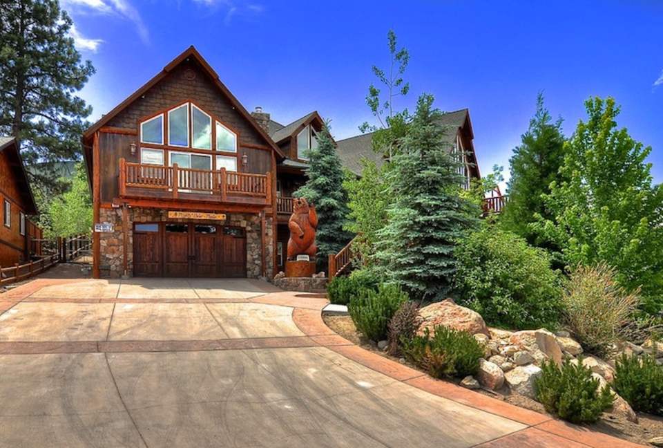 Mighty Bear Manor, Big Bear Lake, California, United States