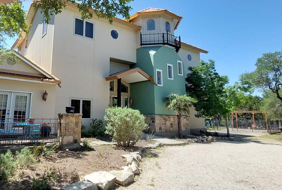 Looking Glass Place, Canyon Lake, Texas, United States